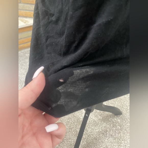 Large cold shoulder top - Picture 3 of 6